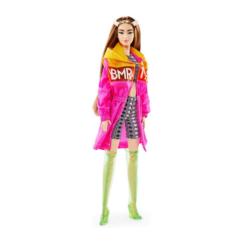 Barbie Mora Snodata con Trench