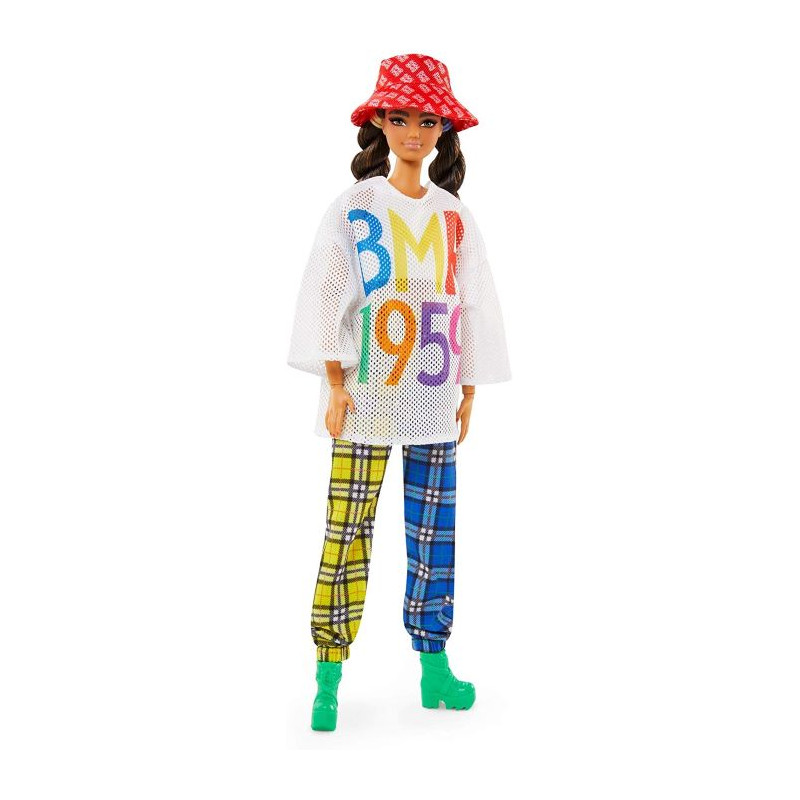 Barbie Mora con Cappello Maglietta con Stampa Pantaloni a Scacchi e